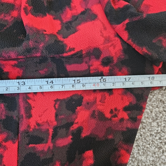 Halston sm crepe structured flowy flutter sleeve dress - Picture 6 of 17